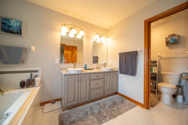 7398 W Banton Circle, New Palestine, IN 46163