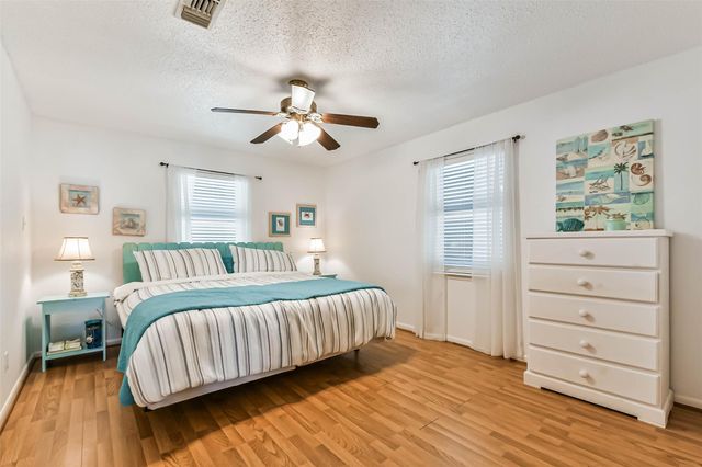 1302 Coral Way, Tiki Island, TX 77554