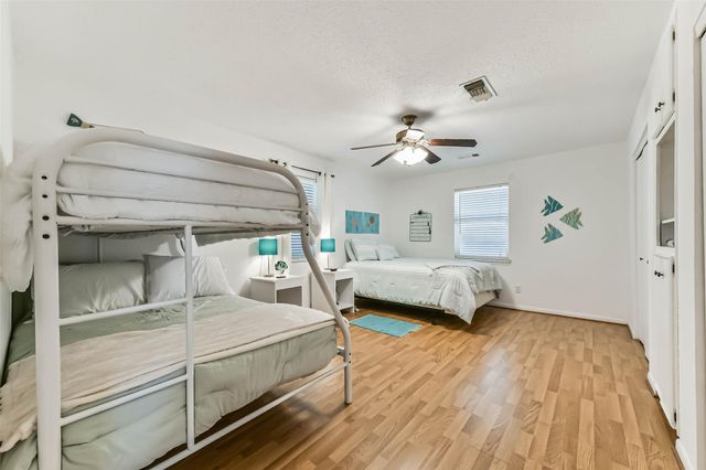 1302 Coral Way, Tiki Island, TX 77554
