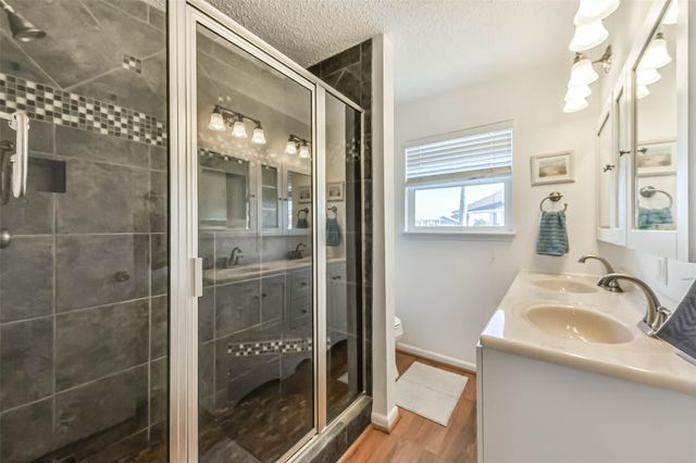 1302 Coral Way, Tiki Island, TX 77554