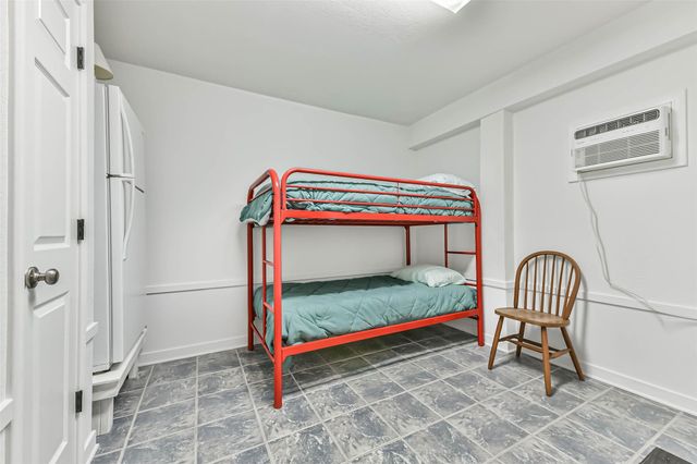 1302 Coral Way, Tiki Island, TX 77554