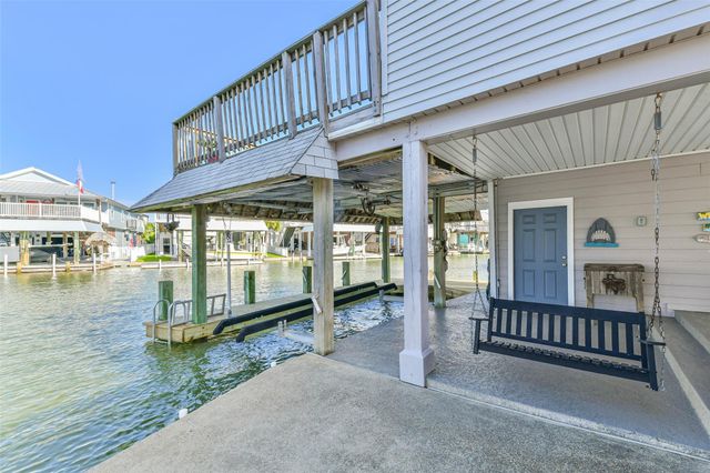 1302 Coral Way, Tiki Island, TX 77554