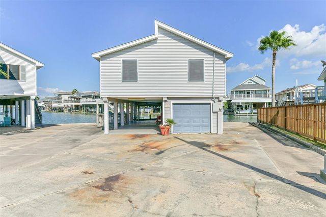 1302 Coral Way, Tiki Island, TX 77554