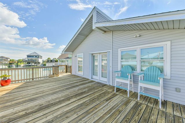 1302 Coral Way, Tiki Island, TX 77554