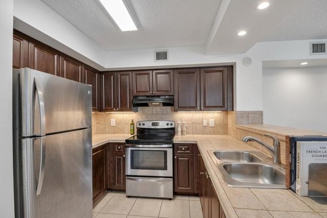 1733 Village Boulevard 105, West Palm Beach, FL 33409
