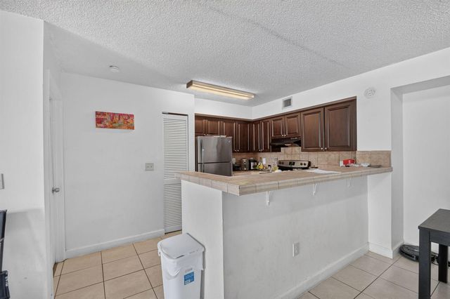 1733 Village Boulevard 105, West Palm Beach, FL 33409