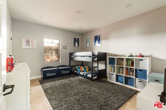 10648 Woodbridge Street 106, Toluca Lake (los Angeles), CA 91602