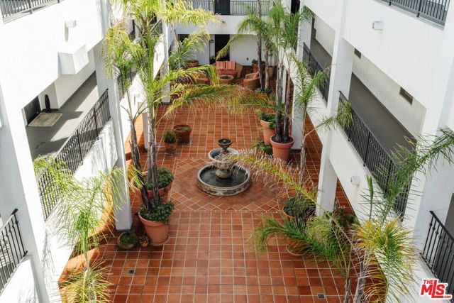 10648 Woodbridge Street 106, Toluca Lake (los Angeles), CA 91602