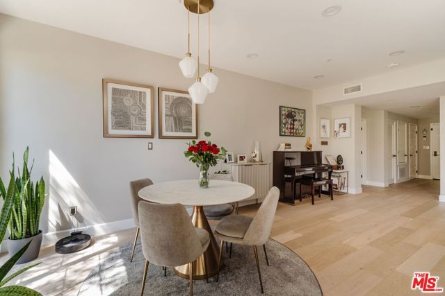 10648 Woodbridge Street 106, Toluca Lake (los Angeles), CA 91602