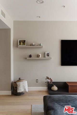 10648 Woodbridge Street 106, Toluca Lake (los Angeles), CA 91602