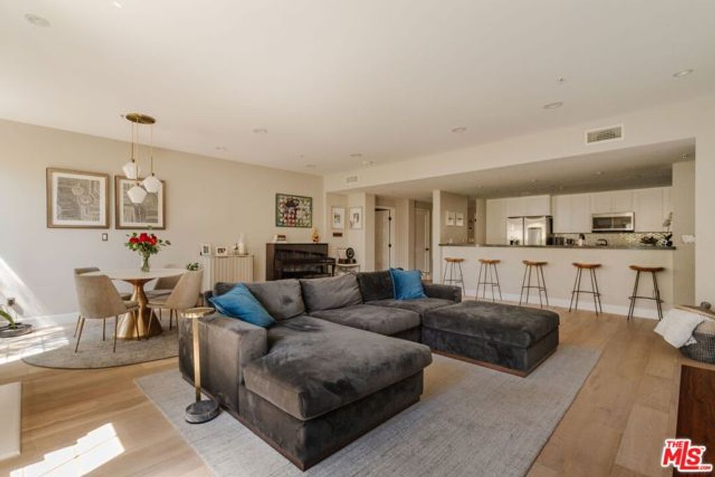 10648 Woodbridge Street 106, Toluca Lake (los Angeles), CA 91602