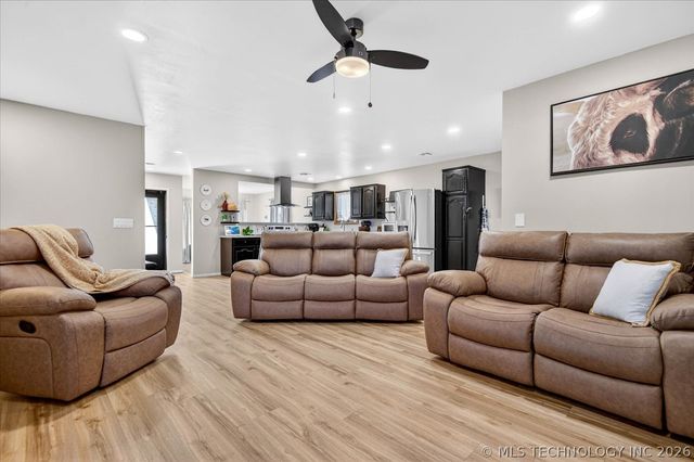 6720 Dorsett Drive, Bartlesville, OK 74006