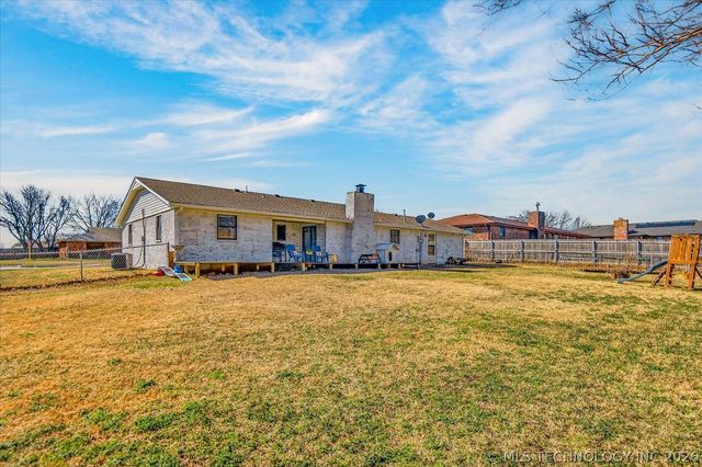 6720 Dorsett Drive, Bartlesville, OK 74006