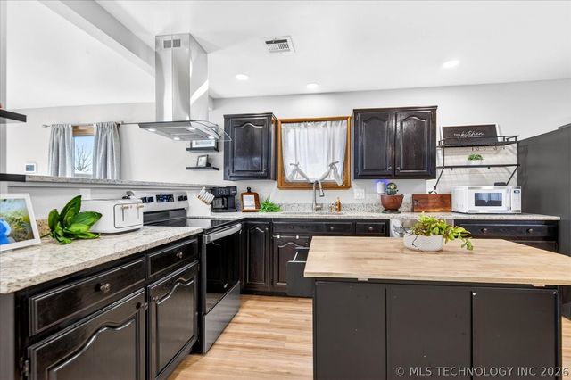 6720 Dorsett Drive, Bartlesville, OK 74006