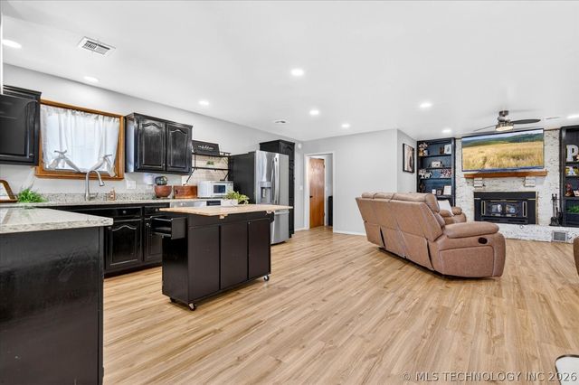 6720 Dorsett Drive, Bartlesville, OK 74006