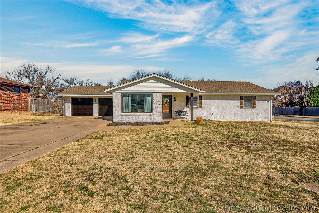 6720 Dorsett Drive, Bartlesville, OK 74006