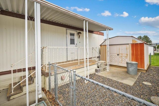 304 S Conklin Rd, Veradale, WA 99037