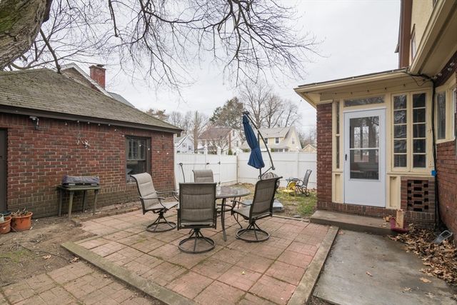 69 Belvidere St, Springfield, MA 01108