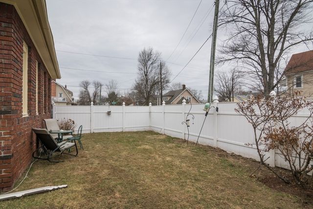 69 Belvidere St, Springfield, MA 01108