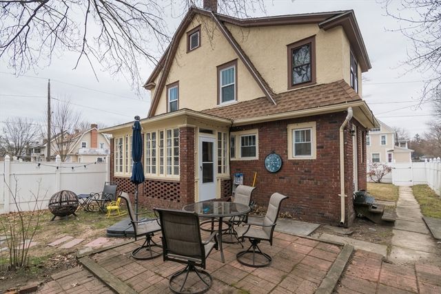 69 Belvidere St, Springfield, MA 01108