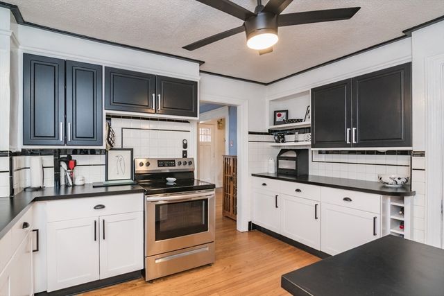 69 Belvidere St, Springfield, MA 01108