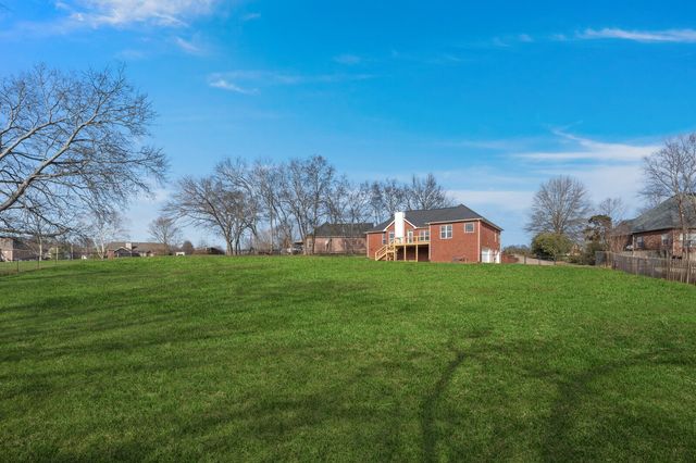 1017 Cabriolet Ct, Gallatin, TN 37066