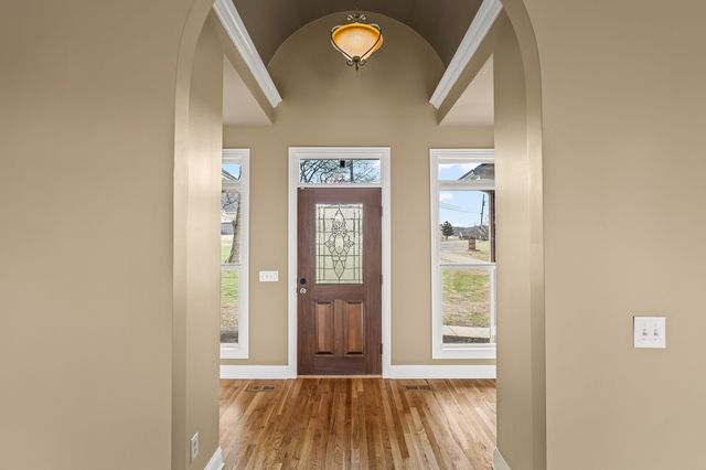 1017 Cabriolet Ct, Gallatin, TN 37066