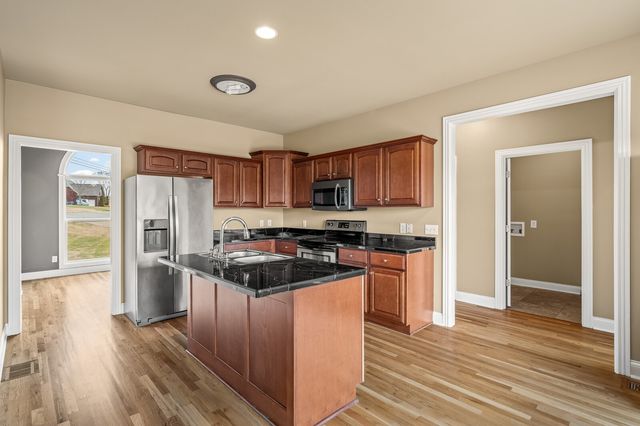 1017 Cabriolet Ct, Gallatin, TN 37066