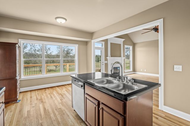 1017 Cabriolet Ct, Gallatin, TN 37066