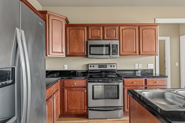 1017 Cabriolet Ct, Gallatin, TN 37066