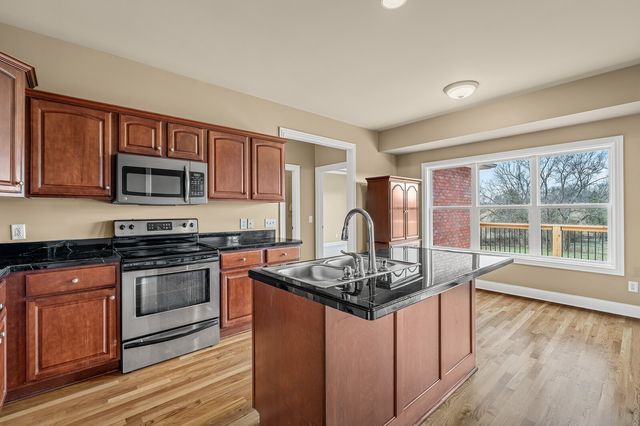 1017 Cabriolet Ct, Gallatin, TN 37066