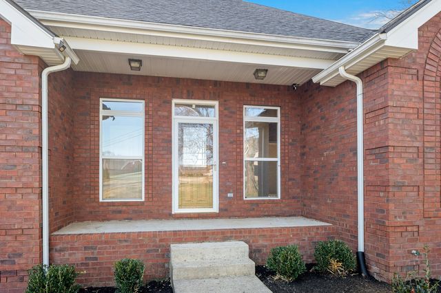 1017 Cabriolet Ct, Gallatin, TN 37066