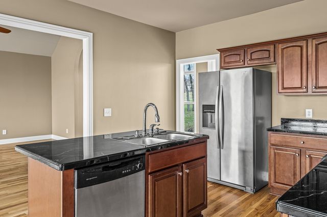 1017 Cabriolet Ct, Gallatin, TN 37066