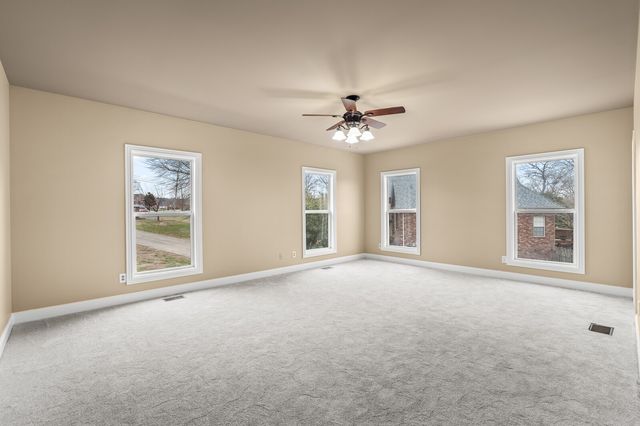 1017 Cabriolet Ct, Gallatin, TN 37066