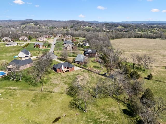 1017 Cabriolet Ct, Gallatin, TN 37066