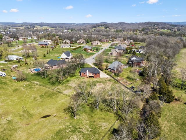1017 Cabriolet Ct, Gallatin, TN 37066