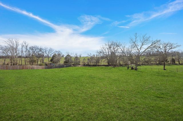 1017 Cabriolet Ct, Gallatin, TN 37066