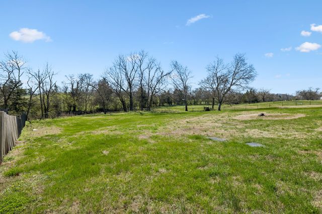 1017 Cabriolet Ct, Gallatin, TN 37066