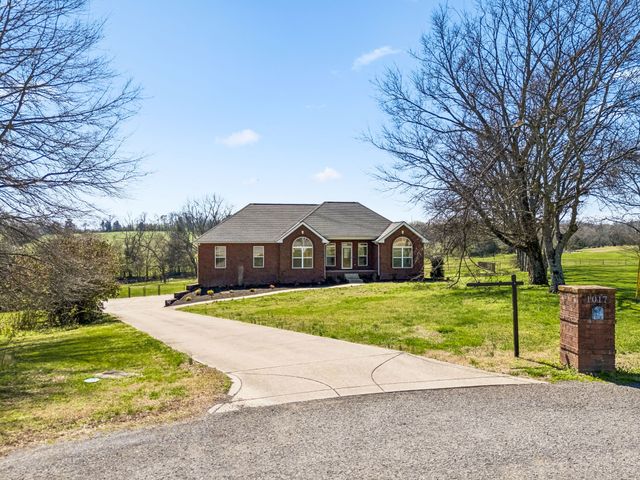 1017 Cabriolet Ct, Gallatin, TN 37066