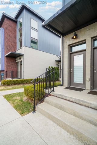 1230 Diamond Court E, Royal Oak, MI 48067