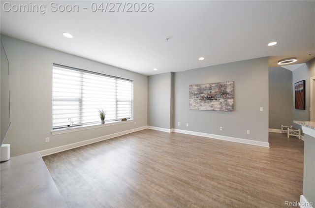 1230 Diamond Court E, Royal Oak, MI 48067