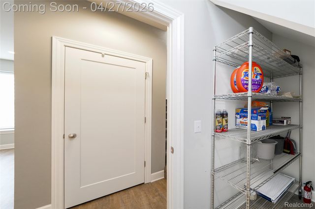 1230 Diamond Court E, Royal Oak, MI 48067