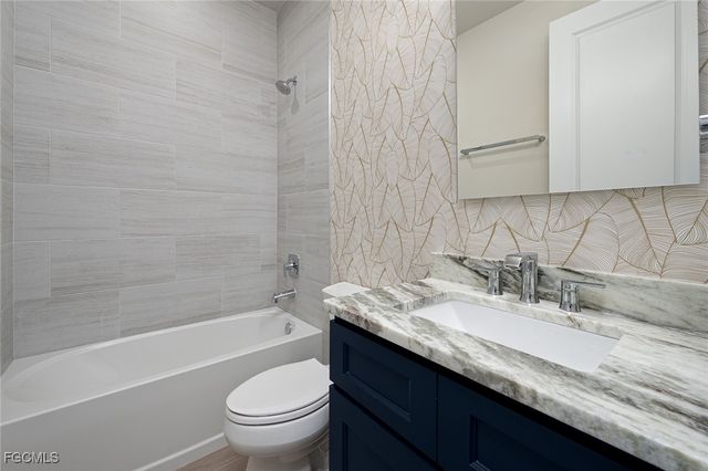 2012 Jackson AVE, Alva, FL 33920