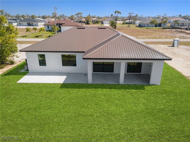 2012 Jackson AVE, Alva, FL 33920
