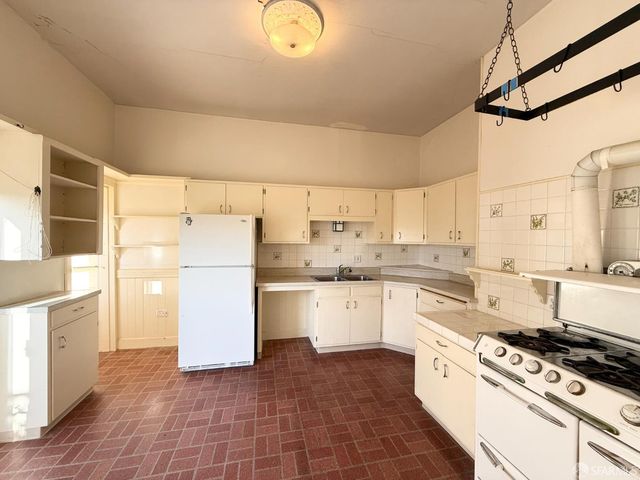 286 Crescent Avenue, San Francisco, CA 94110