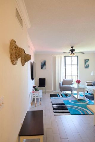 720 S Sapodilla Avenue 514, West Palm Beach, FL 33401