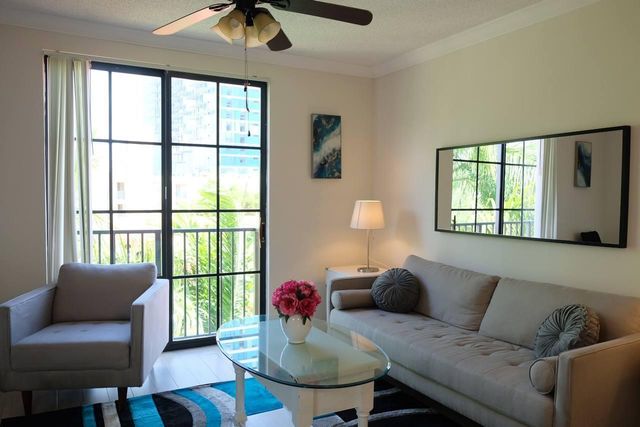 720 S Sapodilla Avenue 514, West Palm Beach, FL 33401