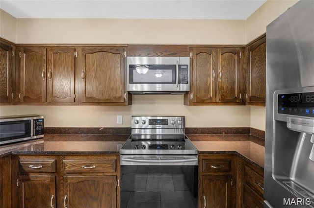 302 BRITANNA Drive, Swansea, IL 62226