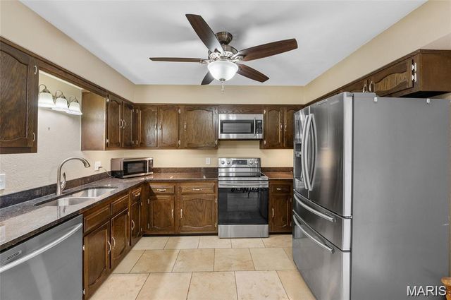 302 BRITANNA Drive, Swansea, IL 62226