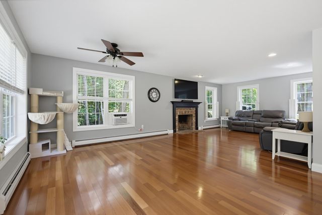 9 Champernowne, Madbury, NH 03823